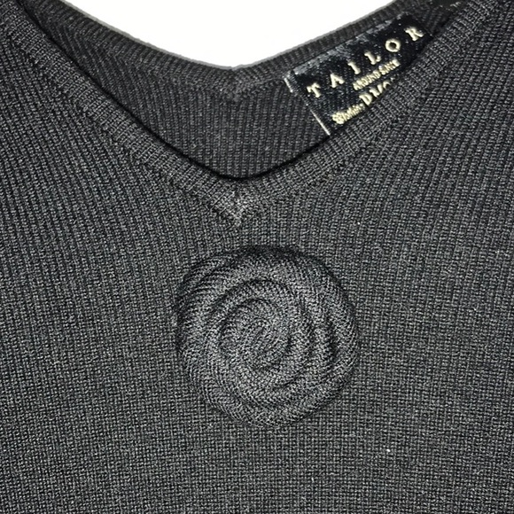 V Neck Pullover Ribbed w Rosette Stretch Sweater - Picture 2 of 10